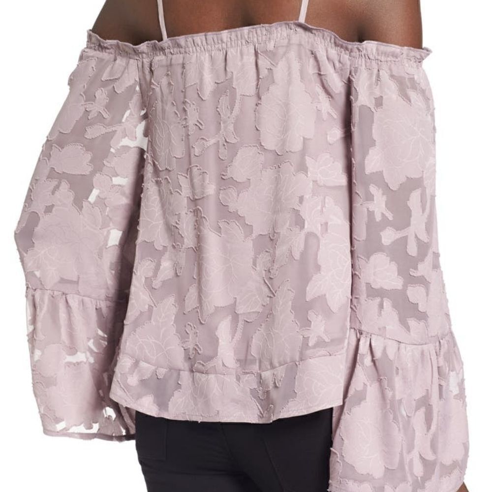 Leith Off the Shoulder Appliqué Blouse - Picture 5 of 6